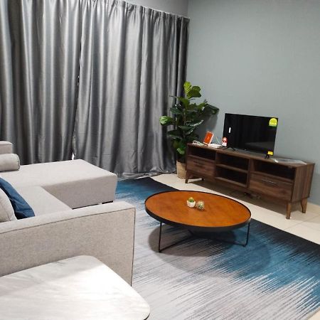 3 Bedrooms Big House Saville Cheras Mrt With Balcony Exterior foto