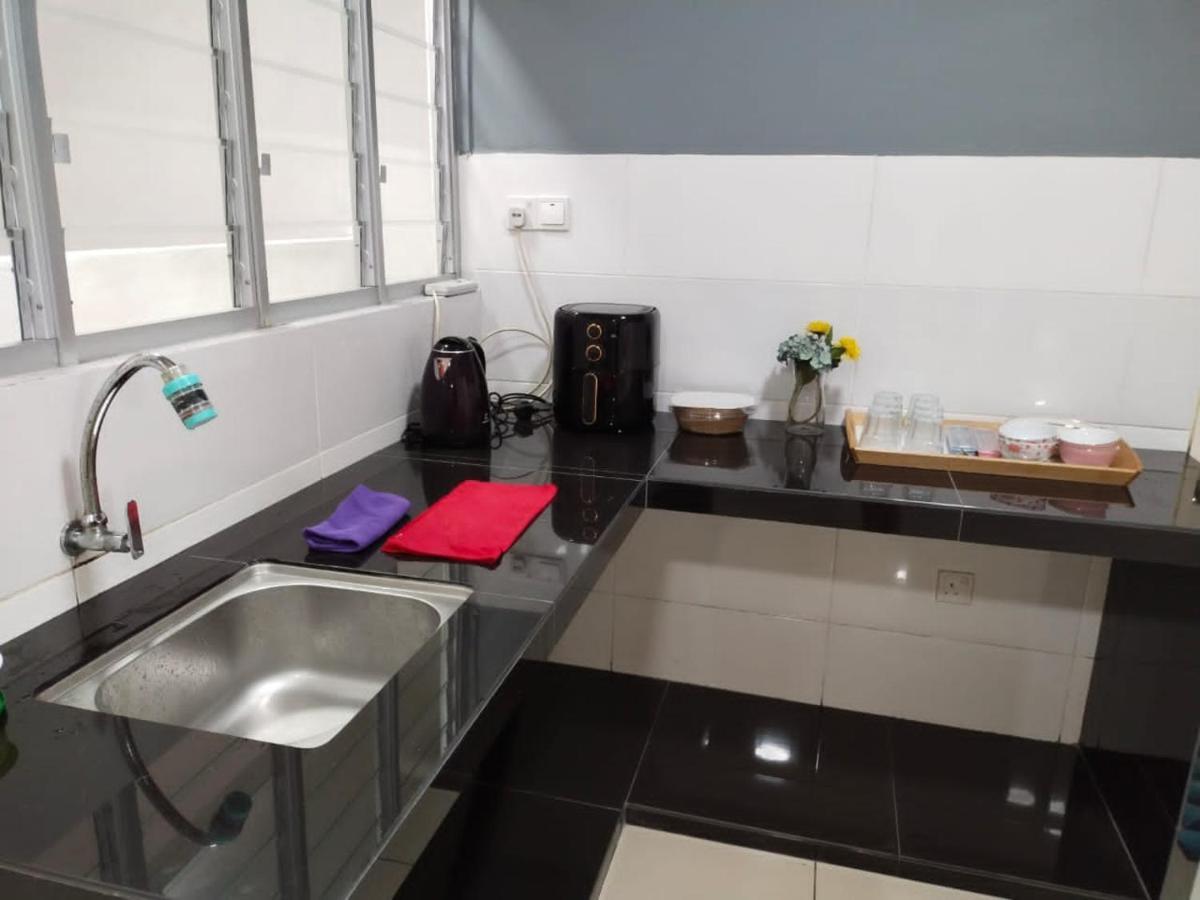 3 Bedrooms Big House Saville Cheras Mrt With Balcony Exterior foto